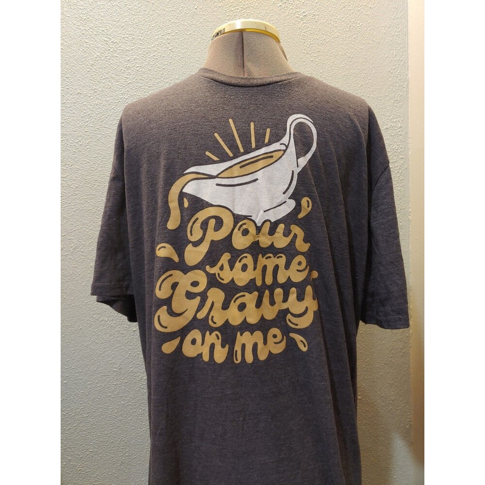 TIPSEY ELVES MEN'S POUR SOME GRAVY ON ME TEE SIZE XXL